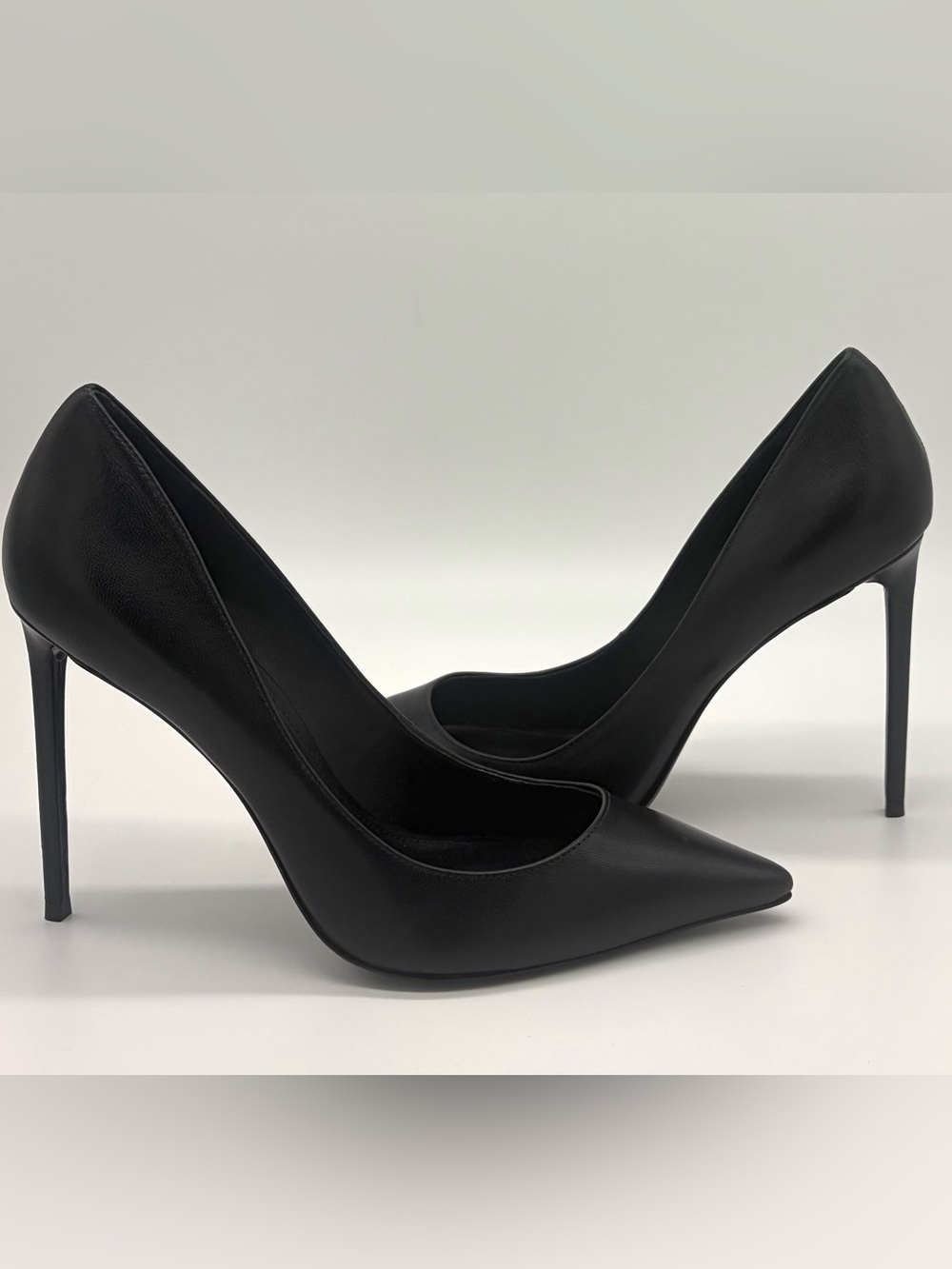 Ruthie Davis Black Pointed-Toe Stiletto Pumps - Picture 2 of 8
